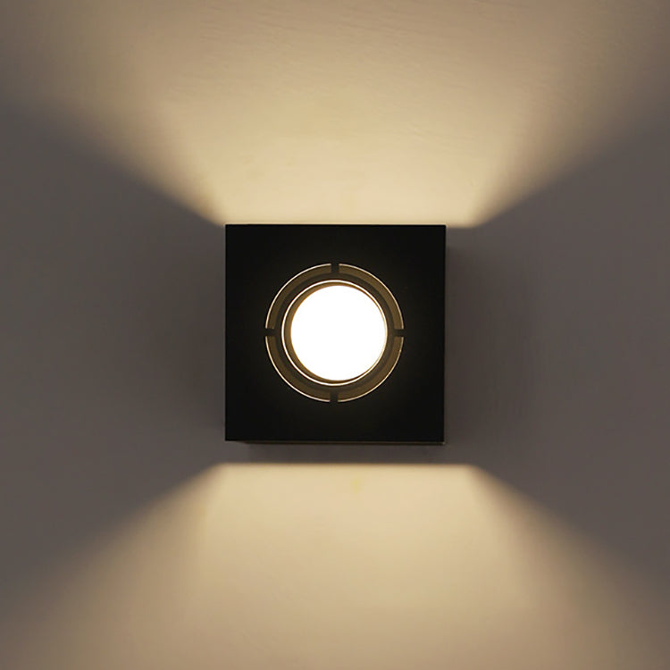 Modern Minimalist Square Iron 1-Light Wall Sconce Lamp