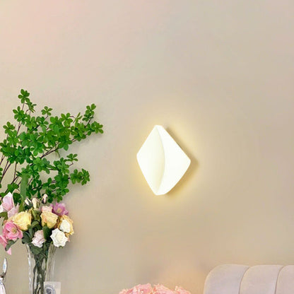 Creative PE Geometric Shade Hardware LED Wall Sconce Lamp