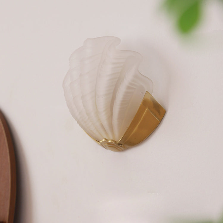 Modern Art Deco Shell Brass Glass 1-Light Wall Sconce Lamp