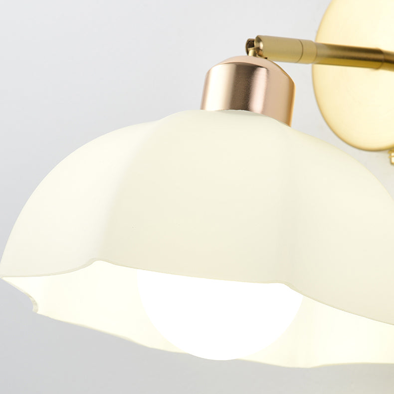 Modern Art Deco Flower Round 1-Light Wall Sconce Lamp