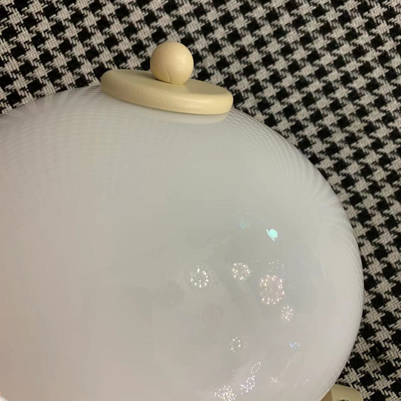 Simplicity Glass Mushroom Round 1-Light Wall Sconce Lamp