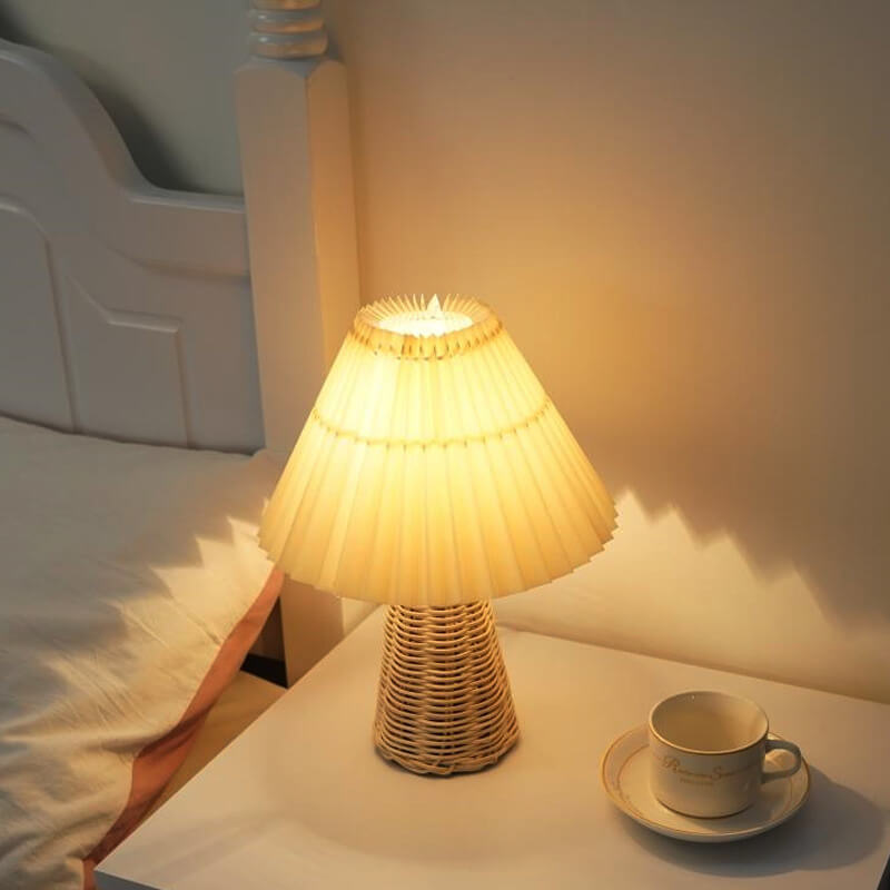 Vintage Pleated Fabric Table Lamp