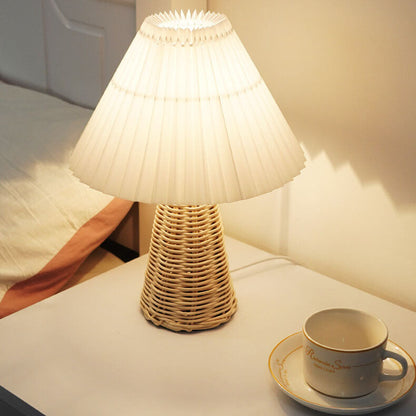 Vintage Pleated Fabric Table Lamp