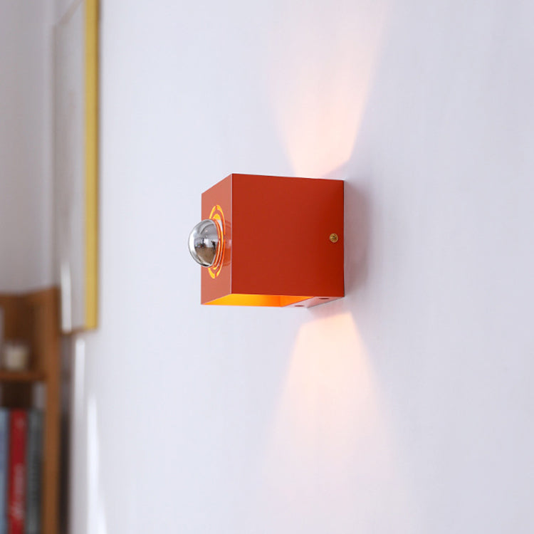 Modern Minimalist Square Iron 1-Light Wall Sconce Lamp