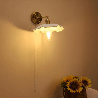 Simplicity Round 1-Light Vanity Light Wall Sconce Lamp