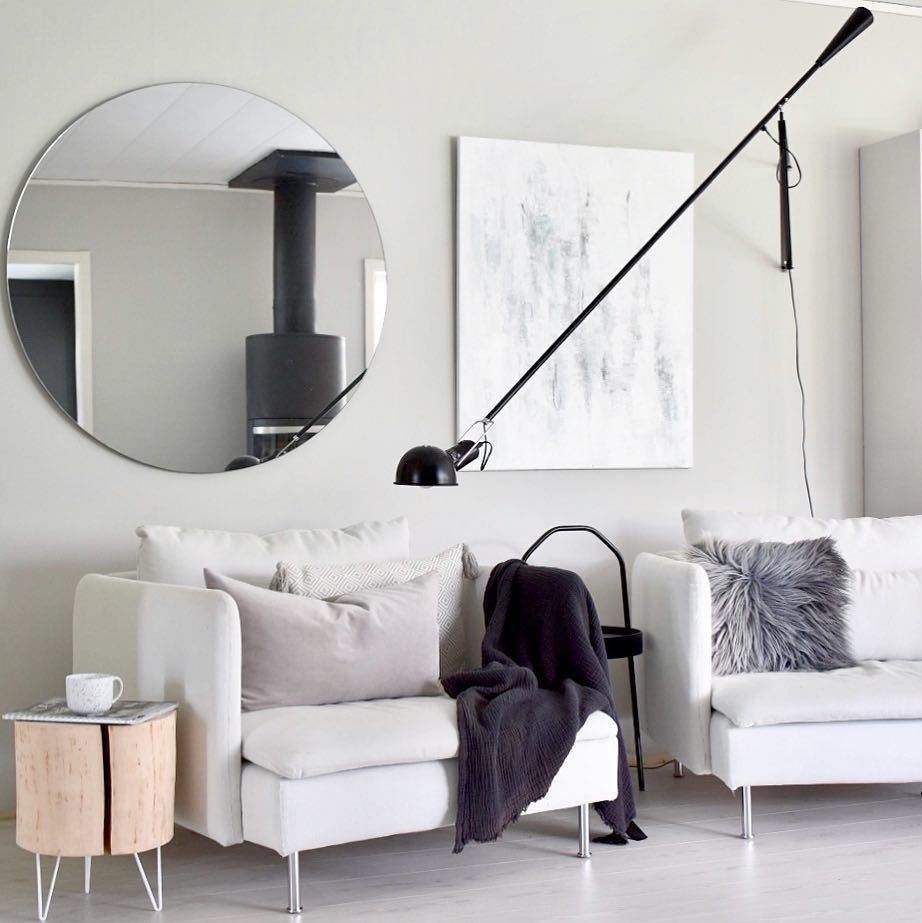 Adjustable Extended-Arm Wall Lamp