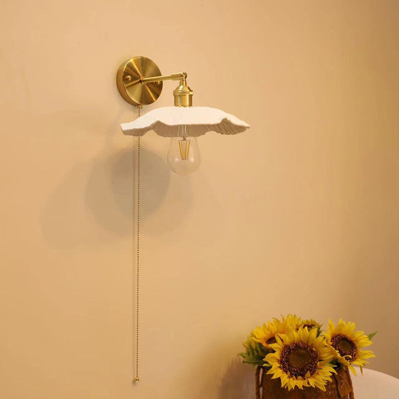 Simplicity Round 1-Light Vanity Light Wall Sconce Lamp