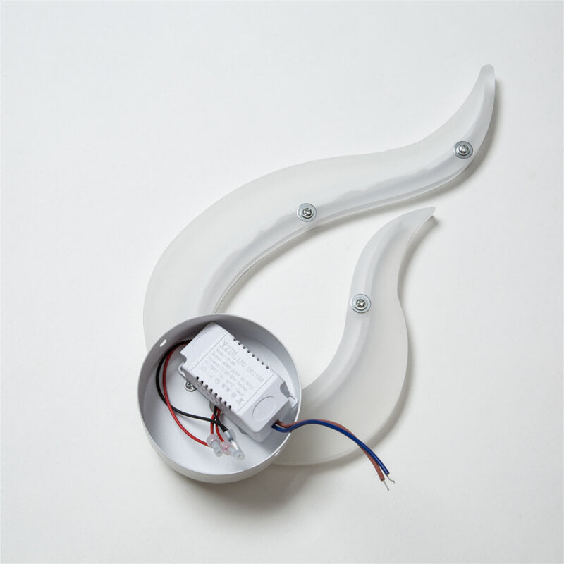 Flame Shaped Acrylic 1-Light LED Wall Sconce Lamp