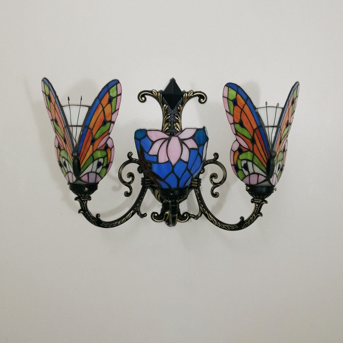 Tiffany Butterfly Alloy Iron Glass 3-Light Wall Sconce Lamp