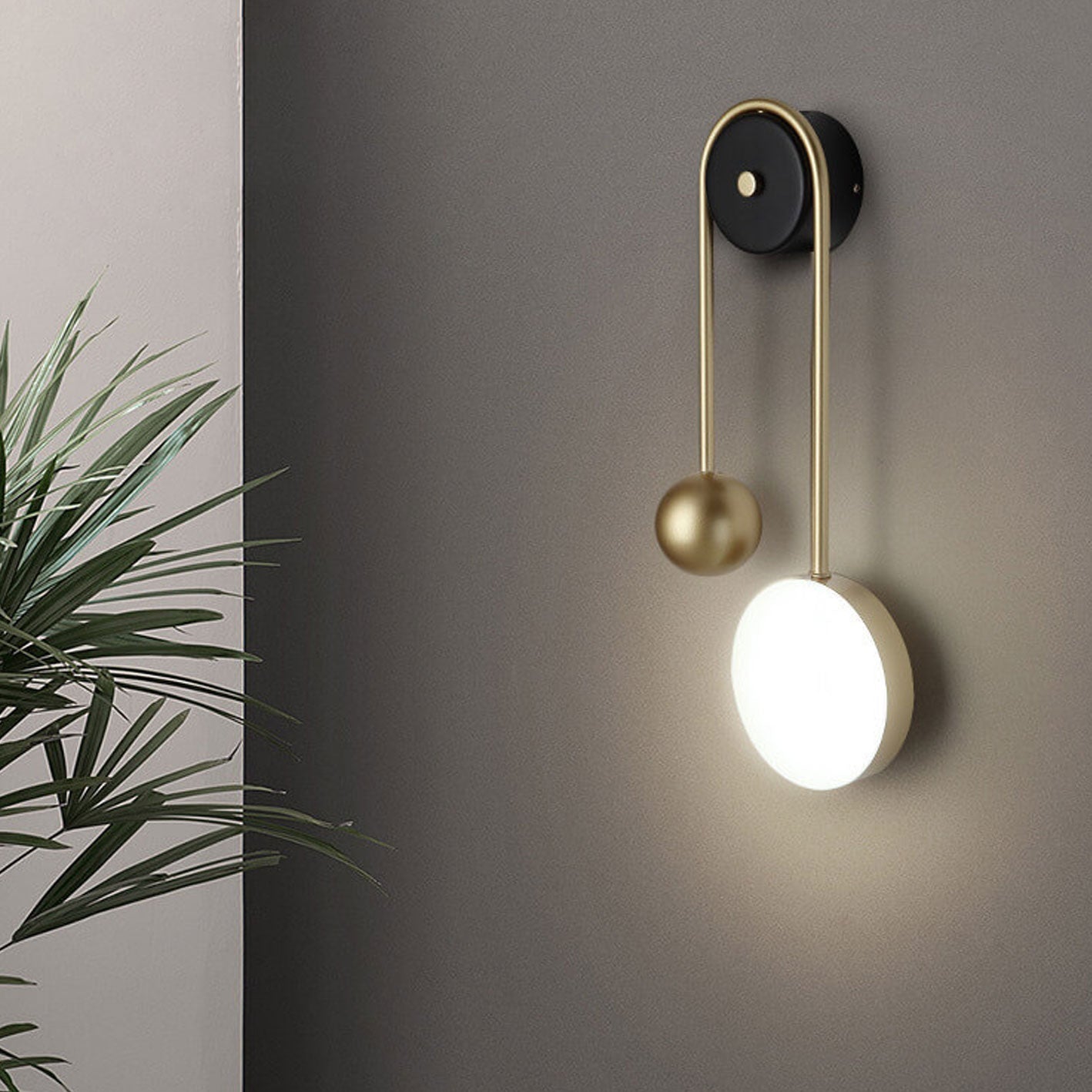 Luxury Gold U-shaped Iron Acrylic LED Wall Sconce Lamp