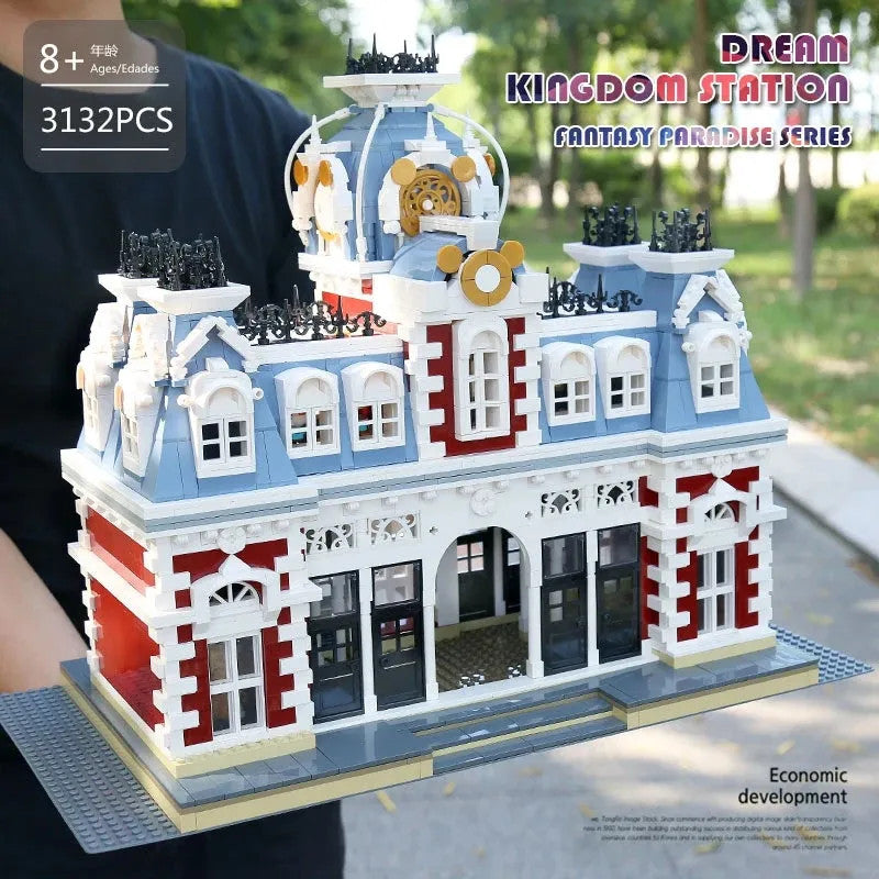 Street Expert MOC Dreamland City Train Station Bricks Toy