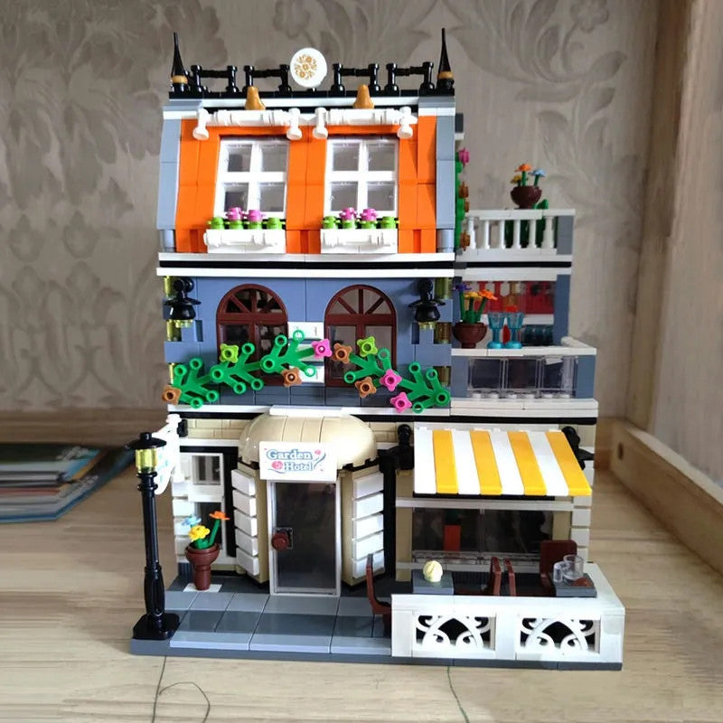 MOC Creator Expert City Garden Hotel Bricks Toy 0940