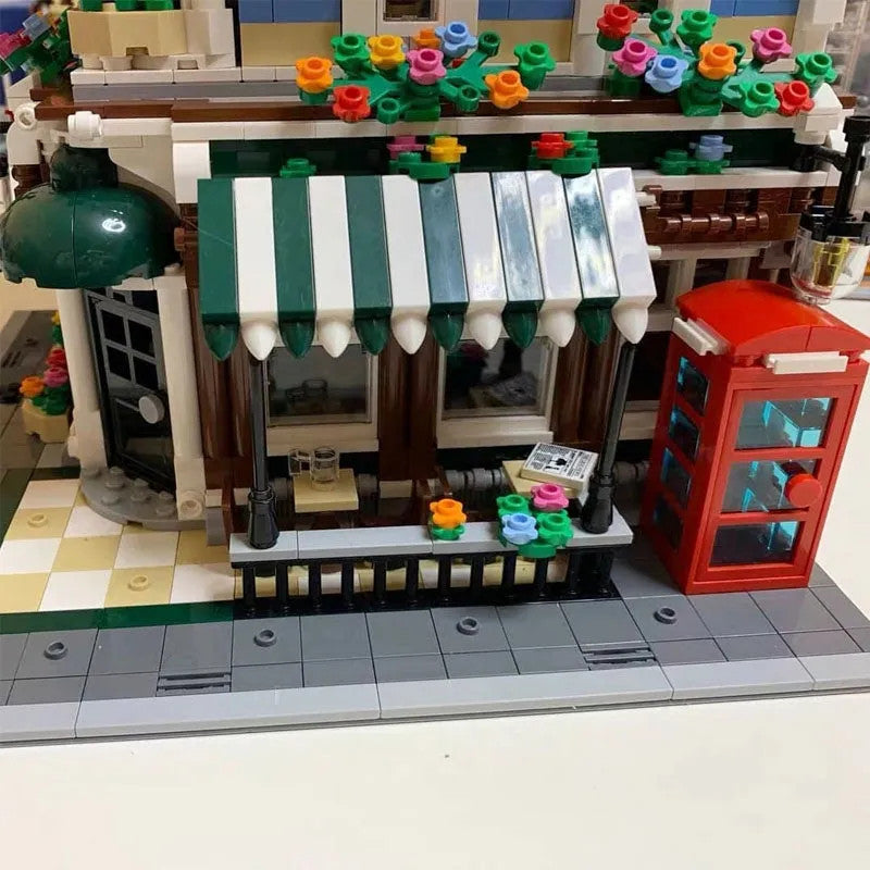 MOC City Street Expert Queen Bricktoria Bricks Toy 10197