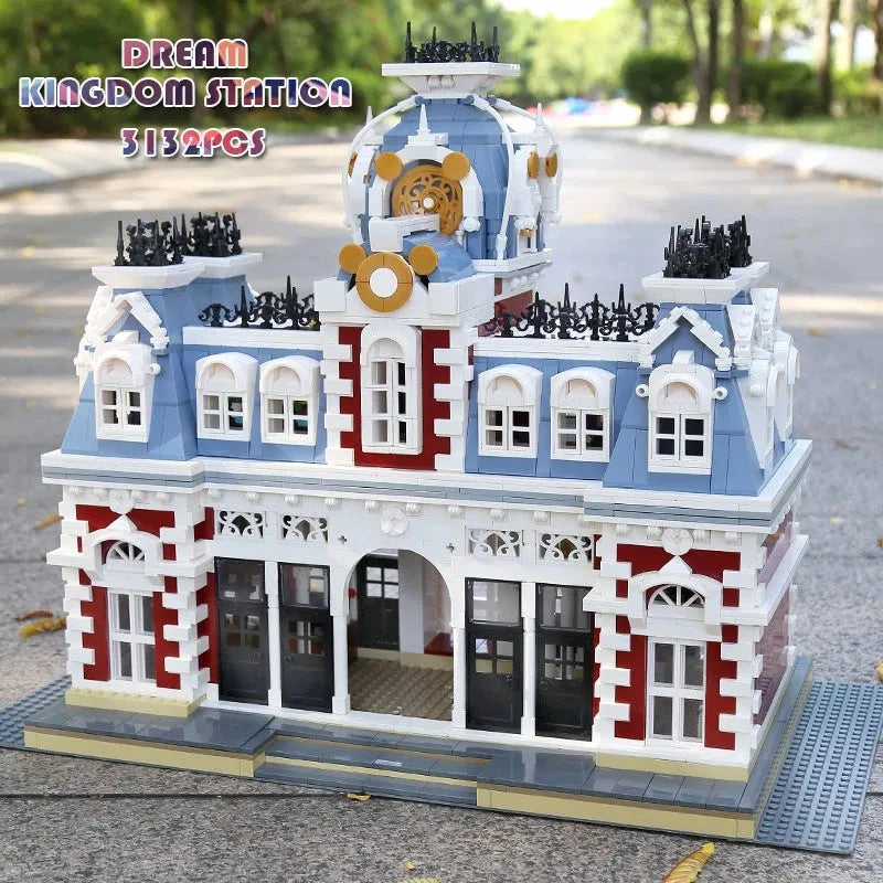 Street Expert MOC Dreamland City Train Station Bricks Toy