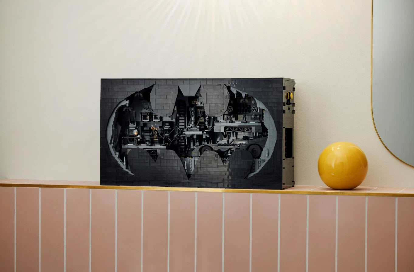 NEW 3981PCS Batman Batcave Shadow Box Building Block Set W/ FIGS