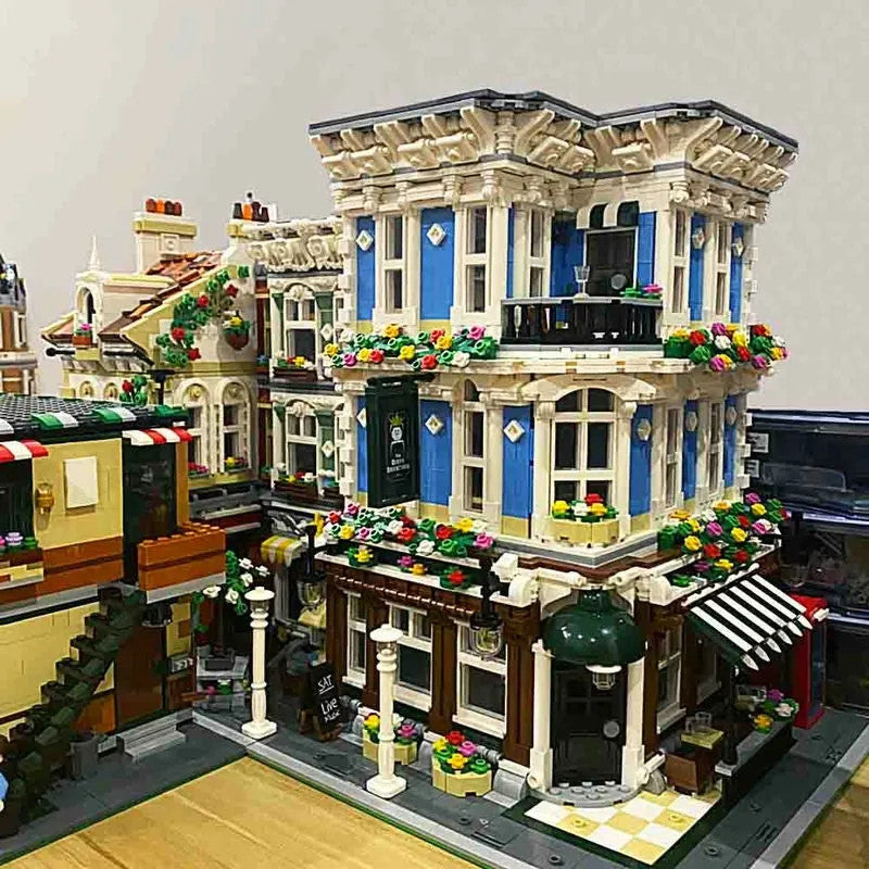 MOC City Street Expert Queen Bricktoria Bricks Toy 10197