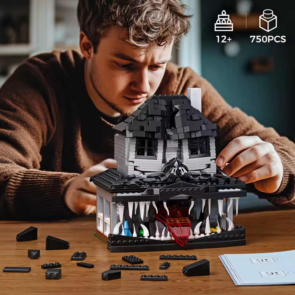 NEW Horror Halloween Haunted House Building Block Set WITH LIGHT BRICK