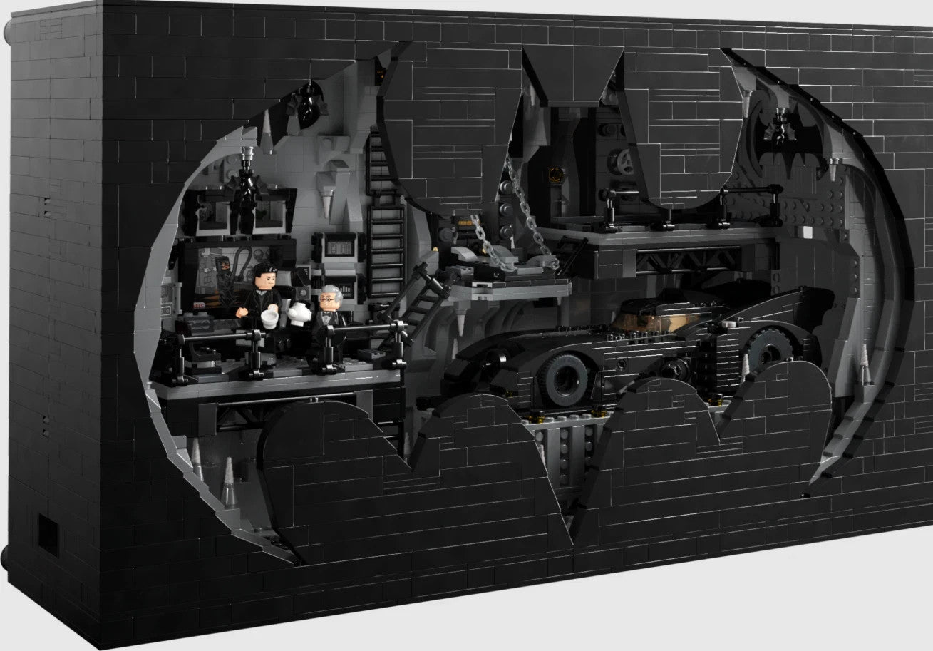NEW 3981PCS Batman Batcave Shadow Box Building Block Set W/ FIGS