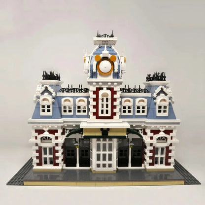 Street Expert MOC Dreamland City Train Station Bricks Toy