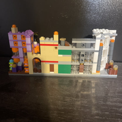 Incomplete 97.84% LEGO Harry Potter: Diagon Alley (40289) READ DESC