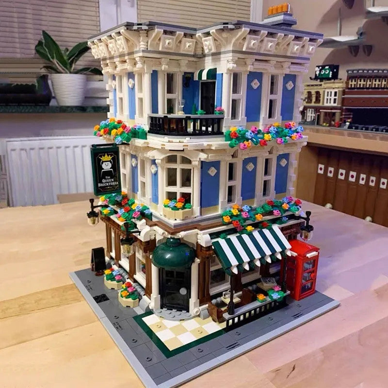 MOC City Street Expert Queen Bricktoria Bricks Toy 10197