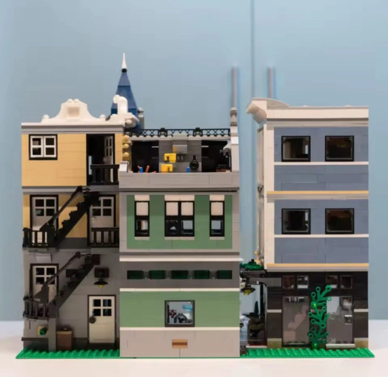NEW Expert Assembly Square Modular W/ Minifigures Unbranded Complete Set Gift
