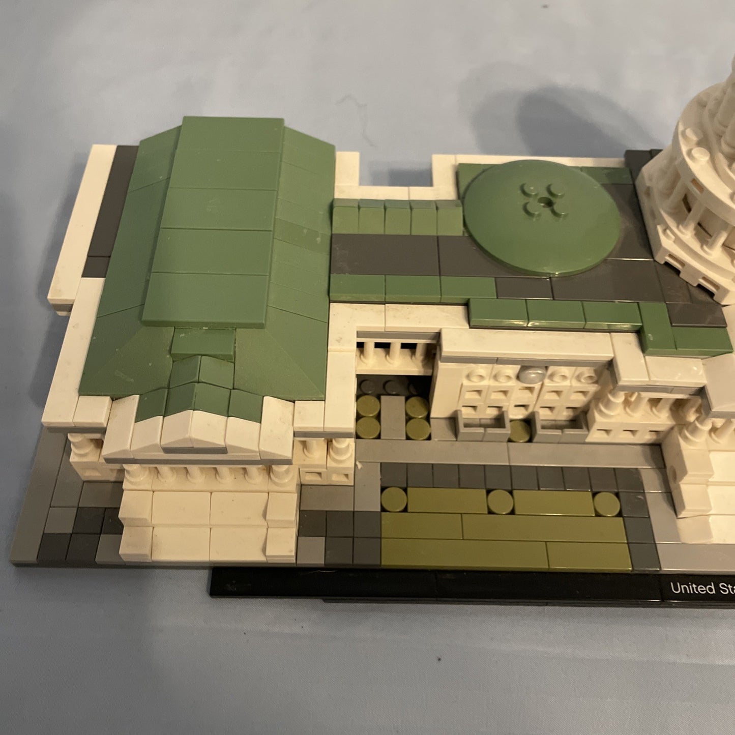 LEGO ARCHITECTURE: US Capitol 21030 ~90% complete no box or instructions