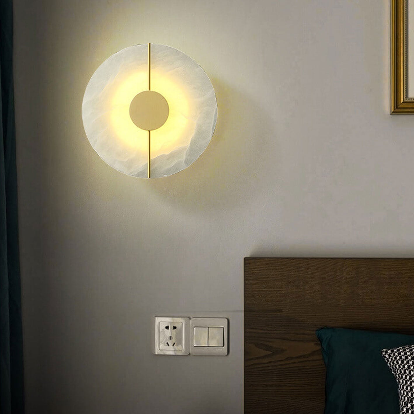 Modern Iron Circle LED Wall Sconce Lamp