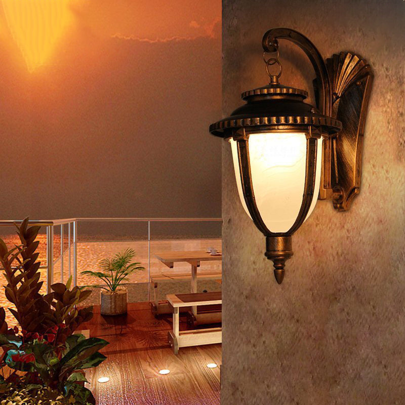 Aluminum 1-Light Outdoor Wall Sconce Garden & Balcony