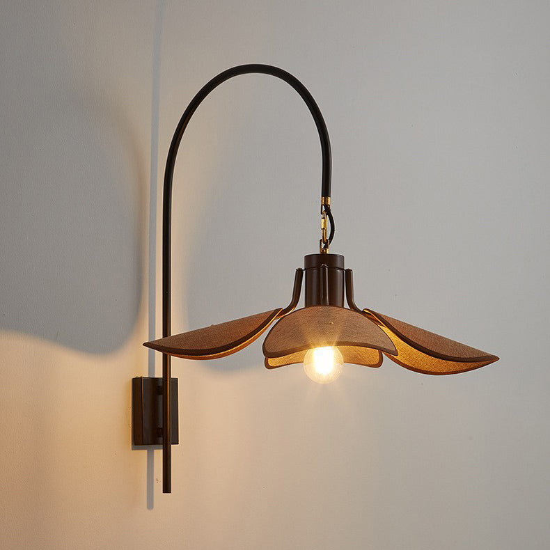Mid-Century Leaf-Shaped Shade Wall Sconce Lamp 1-Light