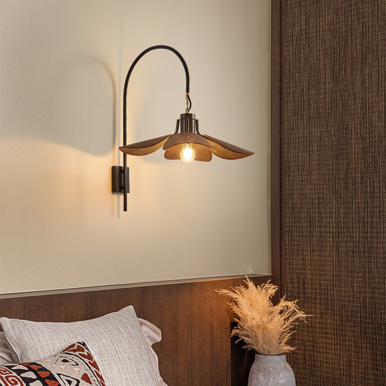Mid-Century Leaf-Shaped Shade Wall Sconce Lamp 1-Light
