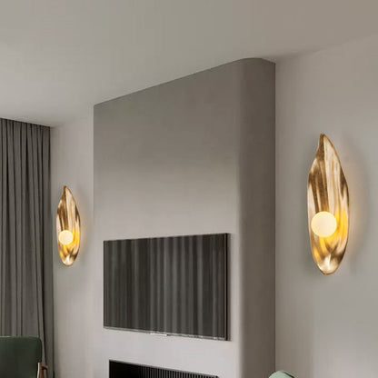 Resin & Glass Leaf-Shaped Globe 1-Light Wall Sconce Lamp