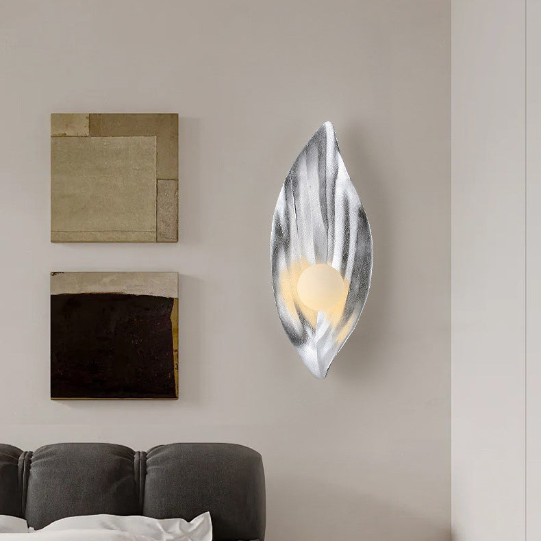 Resin & Glass Leaf-Shaped Globe 1-Light Wall Sconce Lamp