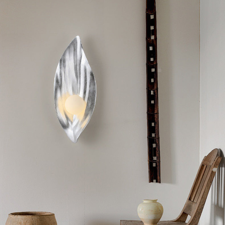 Resin & Glass Leaf-Shaped Globe 1-Light Wall Sconce Lamp