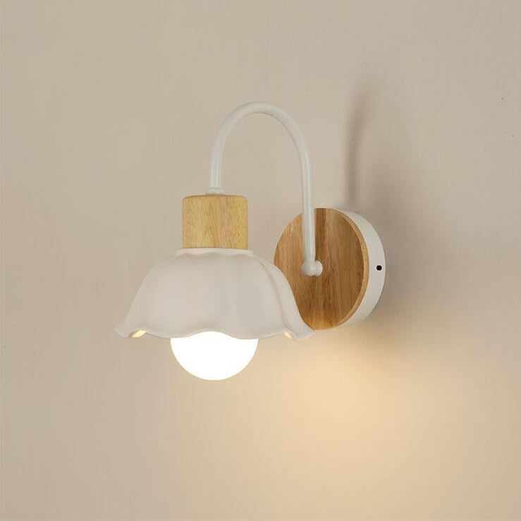 Scandinavian Glass Flower Round 1-Light Wall Sconce Lamp