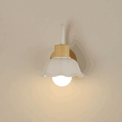 Scandinavian Glass Flower Round 1-Light Wall Sconce Lamp