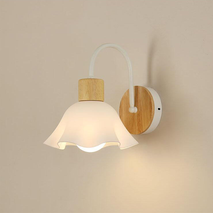 Scandinavian Glass Flower Round 1-Light Wall Sconce Lamp