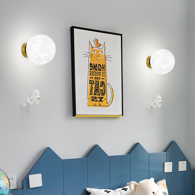 Deco Iron Astronaut Planet Design 1-Light Wall Sconce Lamp