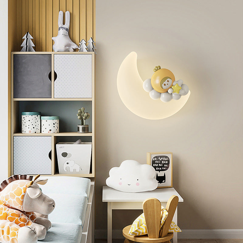 Modern Art Deco PE Iron Crescent LED Wall Sconce Lamp
