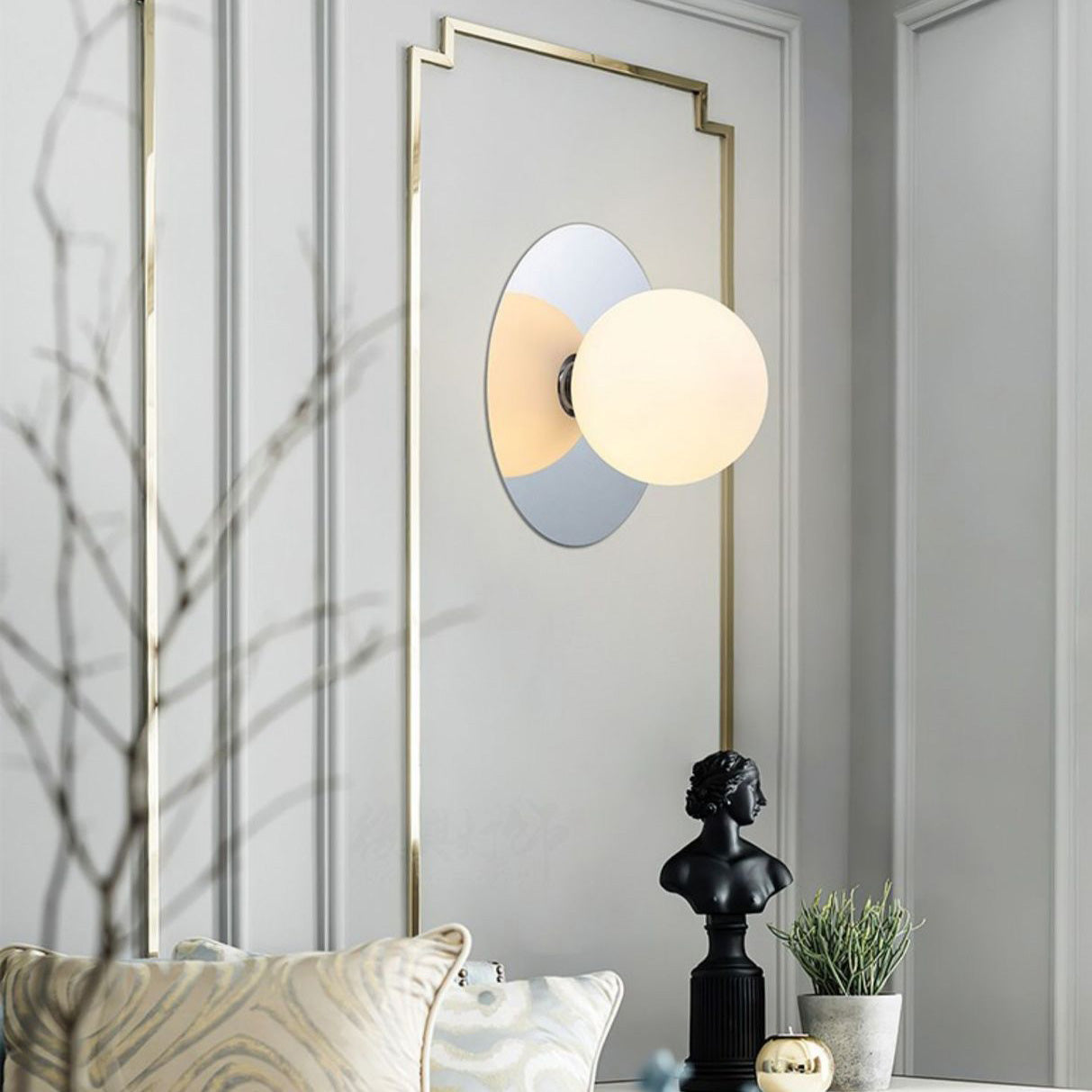 Creative Round Glass Iron 1-light Wall Sconce Lamp