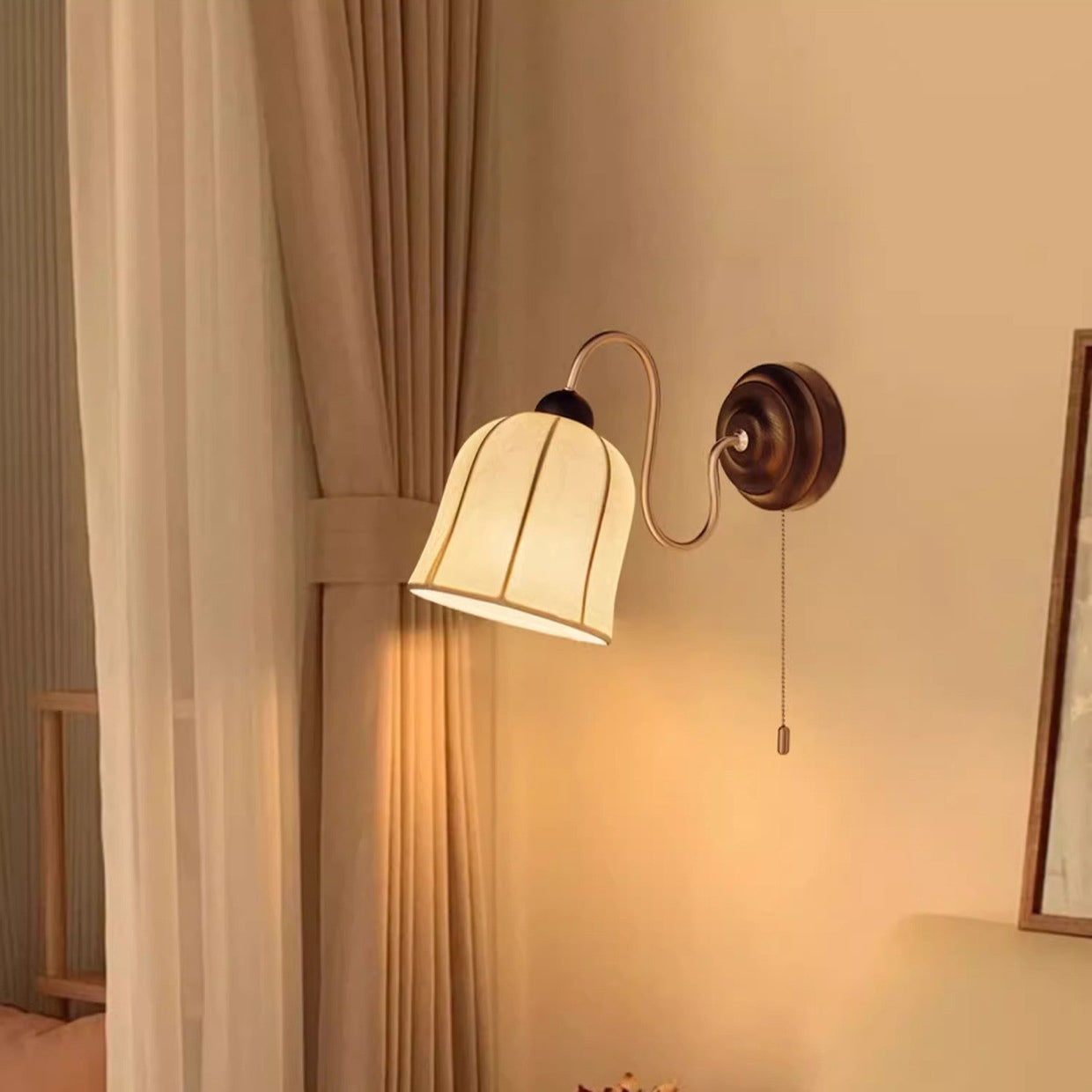 Curved Solid Wood Metal Frame 1-Light Wall Sconce Lamp