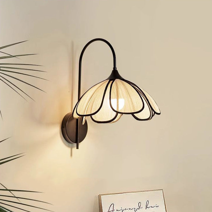 Retro Dome Petal Fiber Woven 1-Light Wall Sconce Lamp
