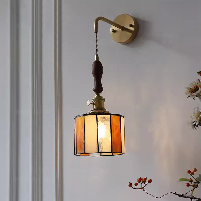 Round Brass Stained Glass Shade 1-Light Wall Sconce Lamp