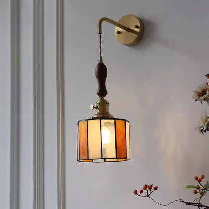 Round Brass Stained Glass Shade 1-Light Wall Sconce Lamp