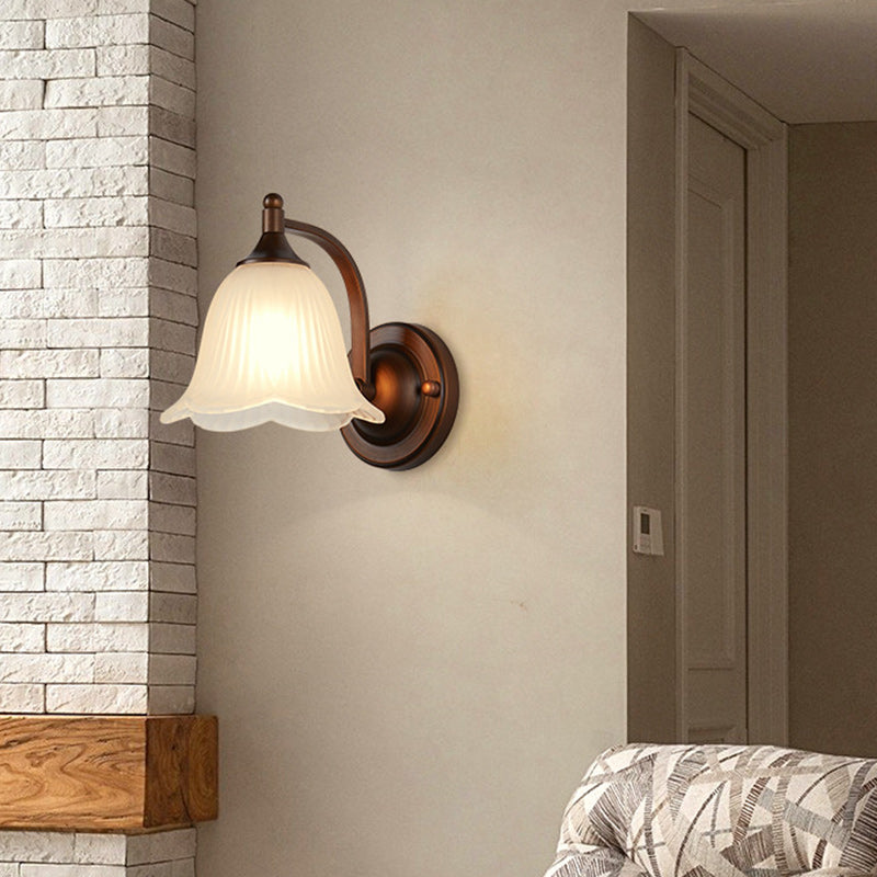 Traditional Trapezoid Iron Glass 1-Light Wall Sconce Lamp
