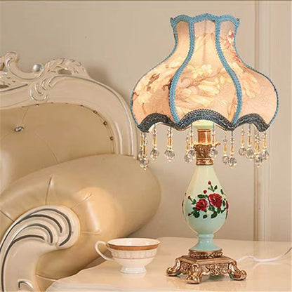 Traditional Fabric Vase Table Lamp