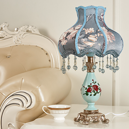 Traditional Fabric Vase Table Lamp