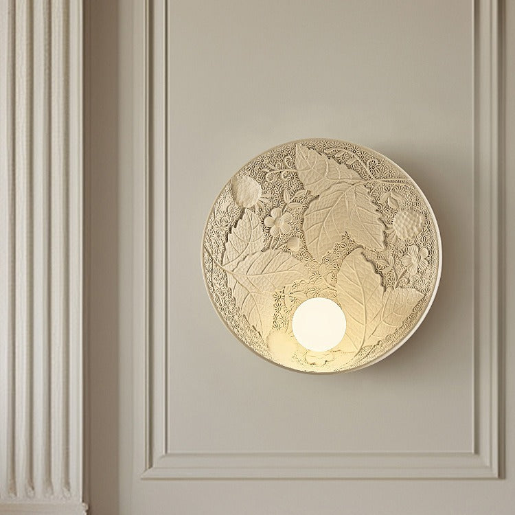 French Leaves Round Resin 1-Light Wall Sconce Lamp