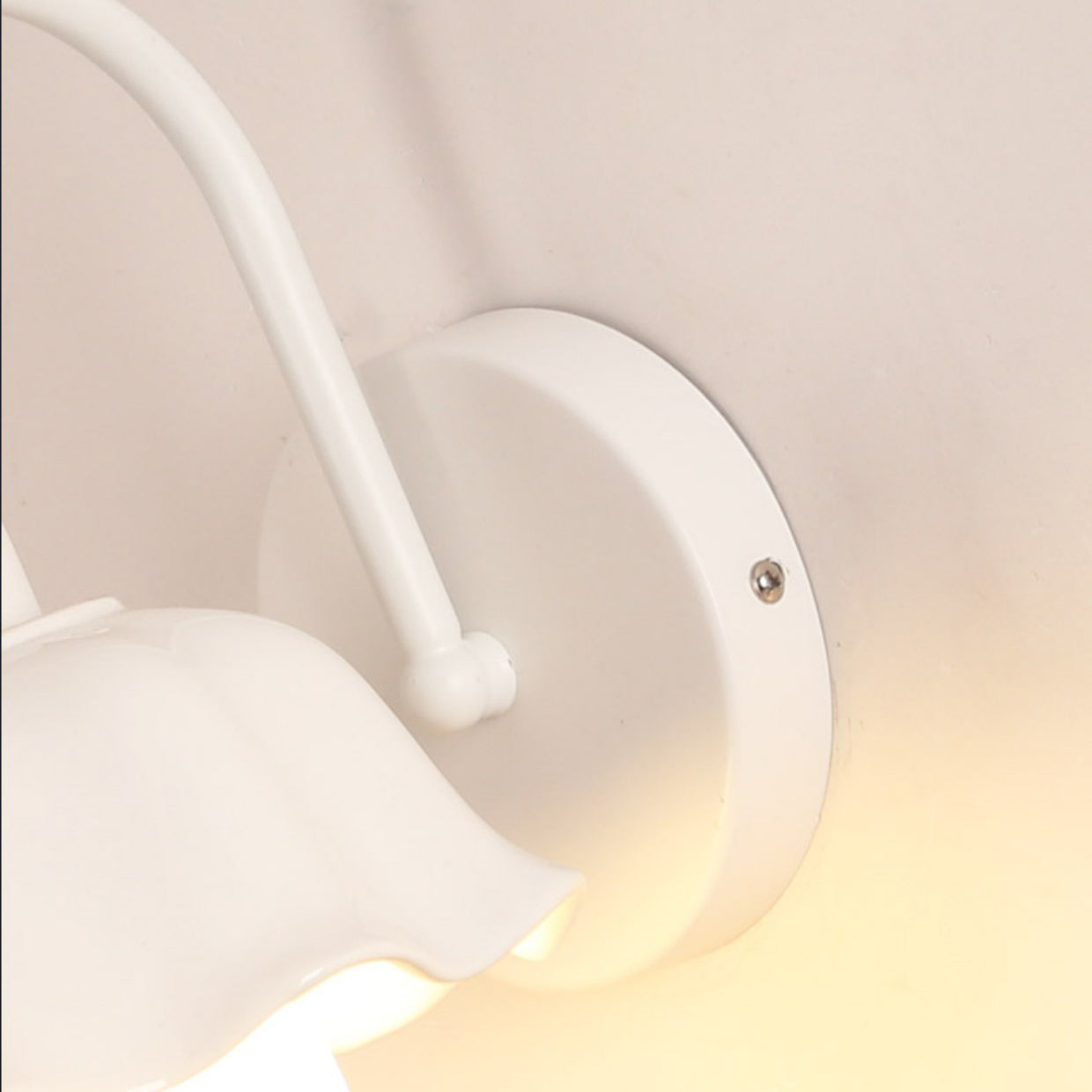 Nordic Acrylic Glass Flower Iron 1-Light Wall Sconce Lamp