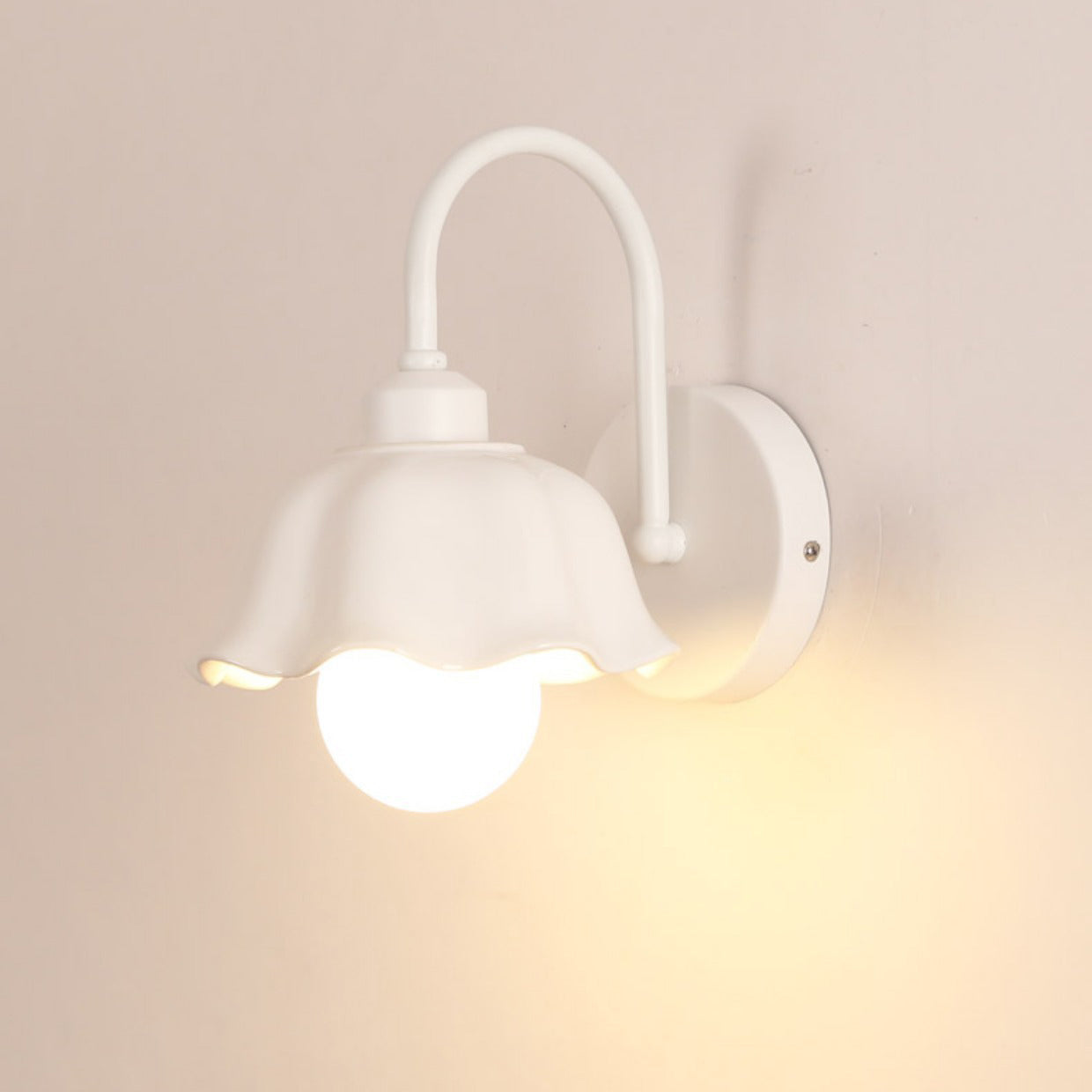 Nordic Acrylic Glass Flower Iron 1-Light Wall Sconce Lamp